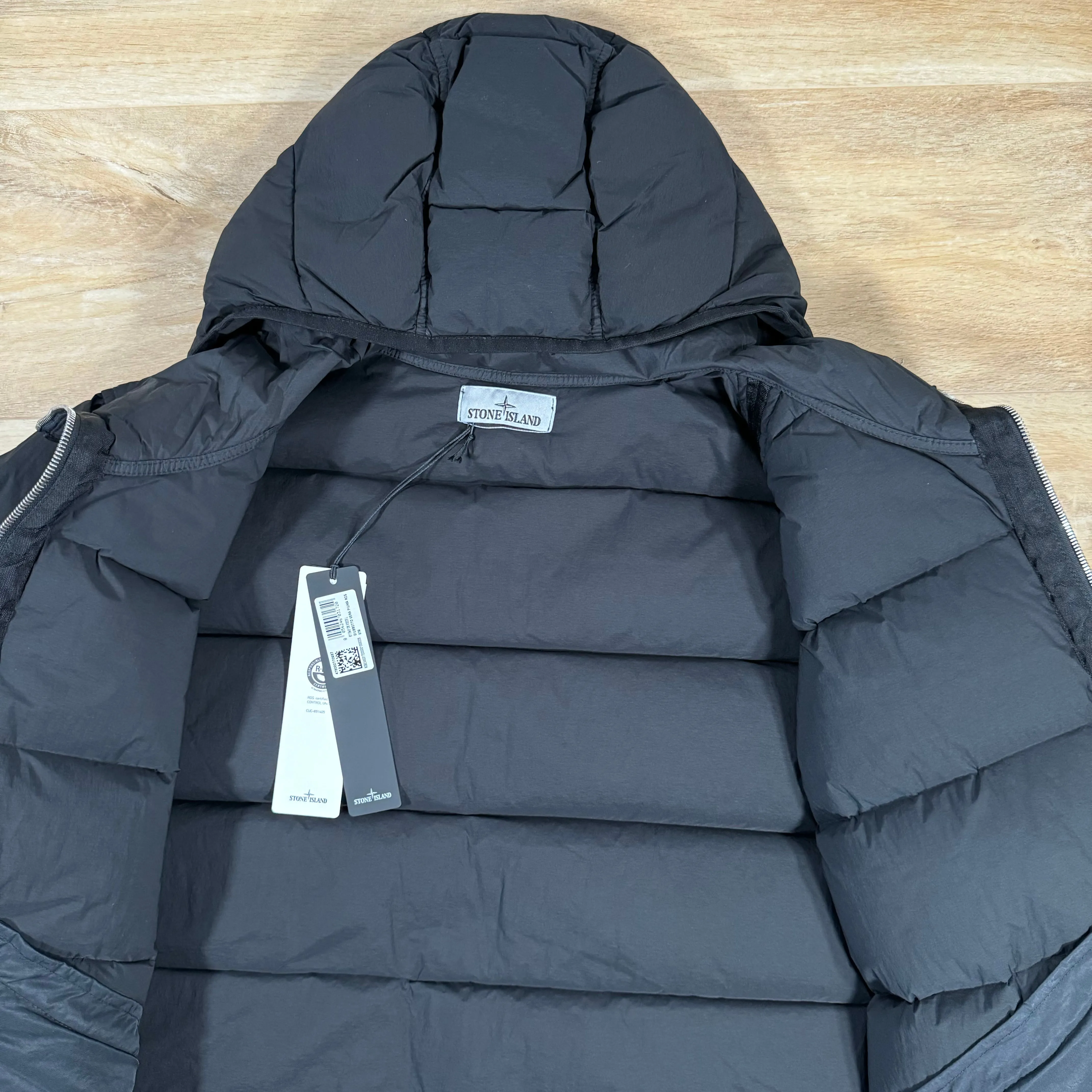 Stone Island Seamless Tunnel Down-TC Jacket in Black