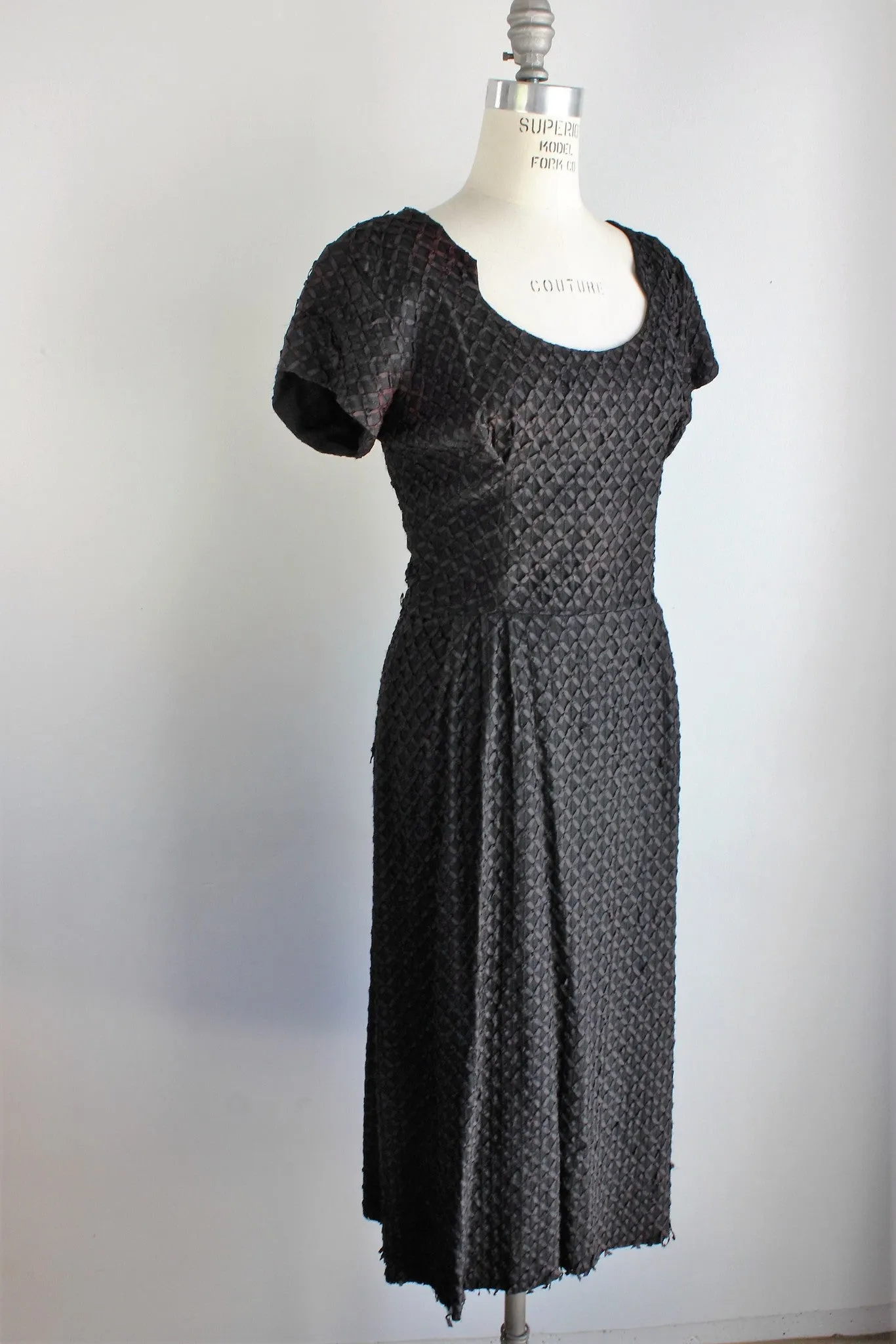 Vintage 1940s 1950s Ribbon Wiggle Dress